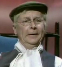 Tributes are paid to actor Clive Dunn