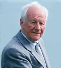 Tributes are paid to the evangelist John Stott